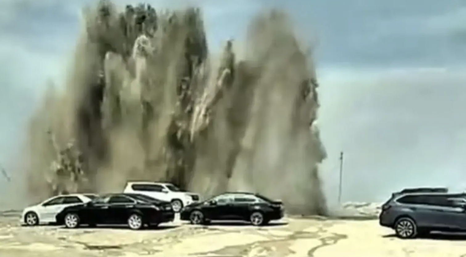 &laquo;Жер астынан су атқылаған&raquo;: Маңғыстау облысындағы тосын көрініс жұртты шошытты