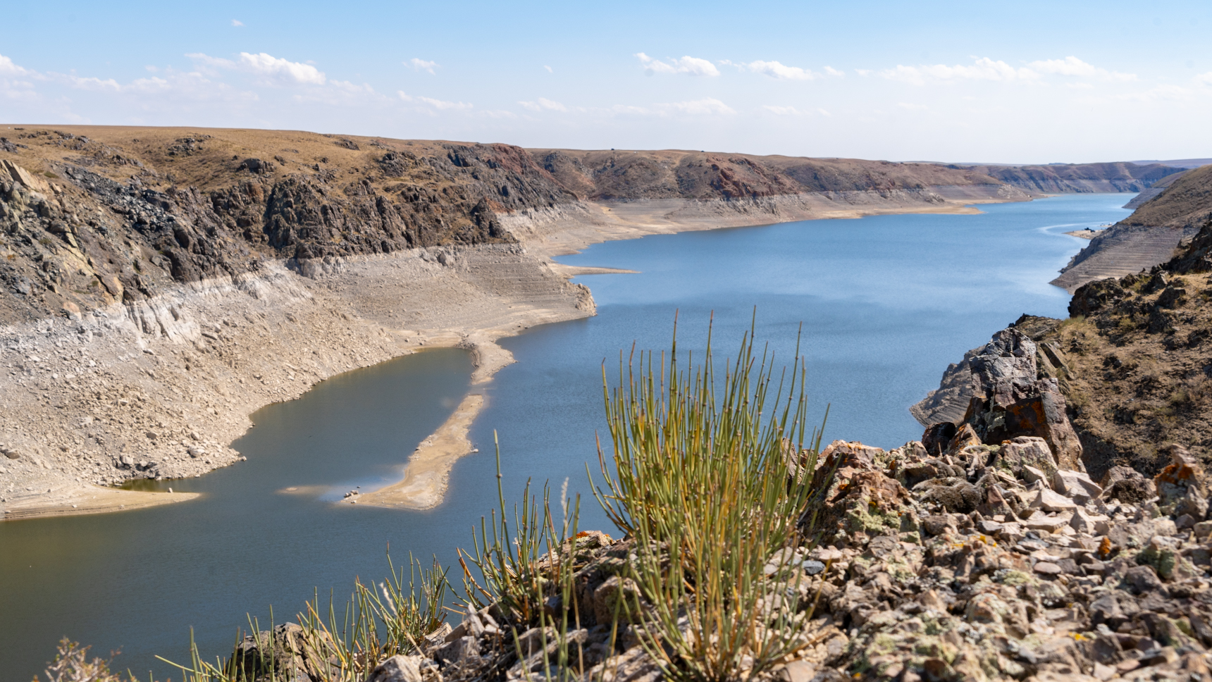Кризис или вопрос национальной безопасности?
