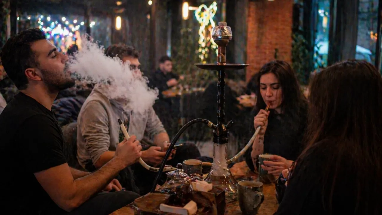 Полиция нашла кальян в столичном кафе 