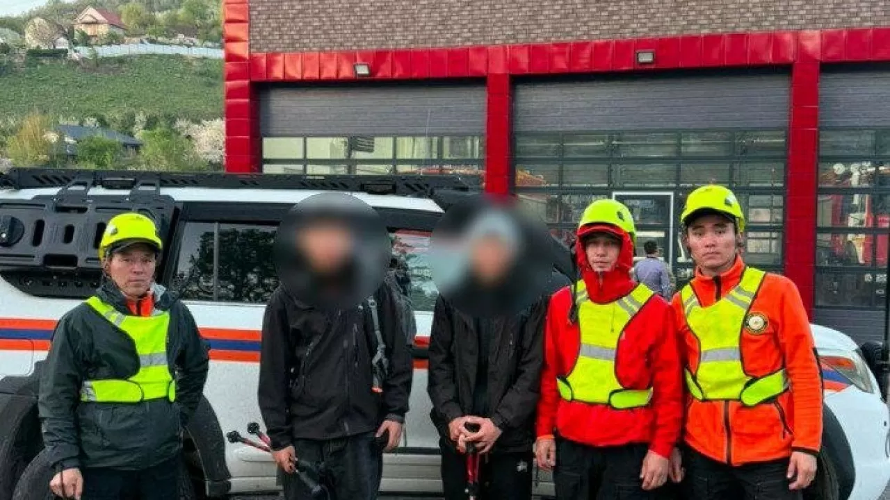 Пленники высоты: что произошло с туристами на пике Сатпаева