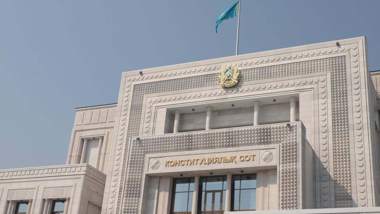 Конституциялық Сот медициналық куәландыру кезінде сот арқылы қорғалудың шектерін нақтылады