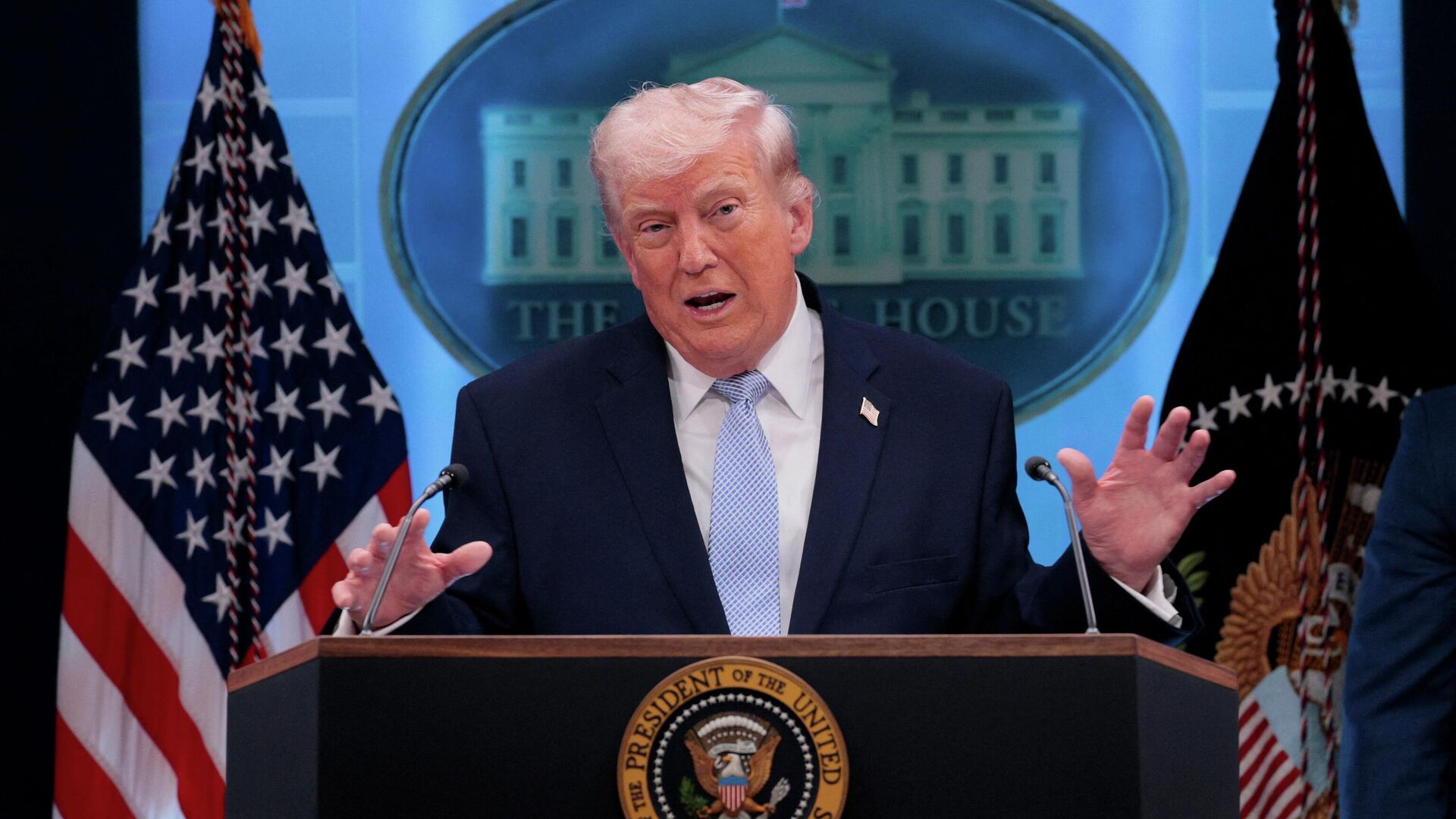 Пәкістан араласты: Трамп Иранға қатысты тосын қадамға барды