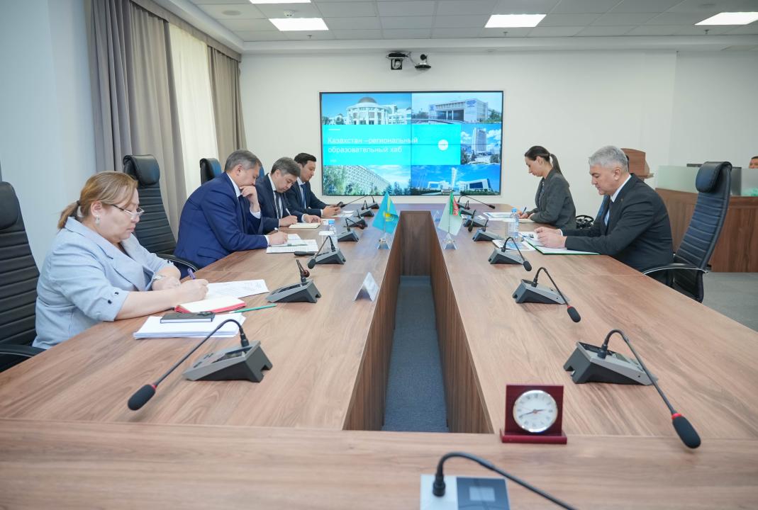 Түрікмен студенттеріне Қазақстанда білім алуға жаңа мүмкіндіктер ашылады