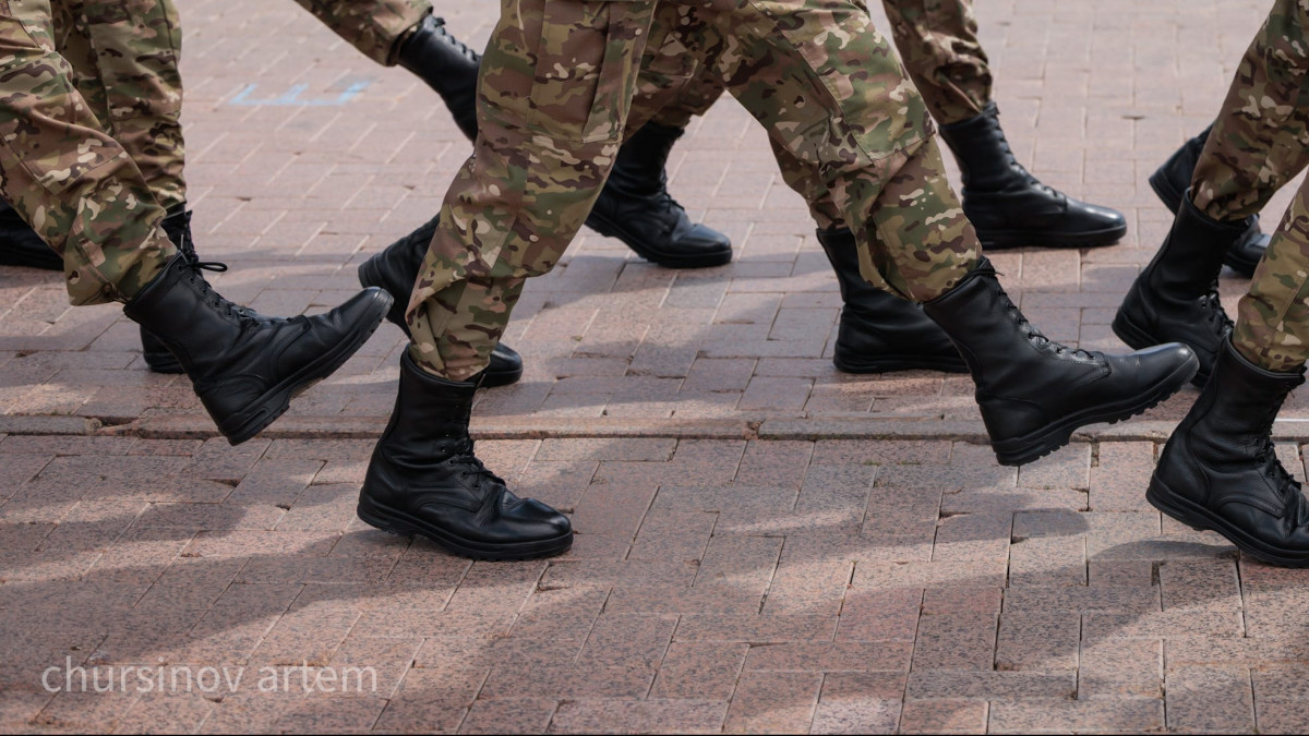 Павлодарда өз-өзіне оқ атқан әскери қызметші қайтыс болды