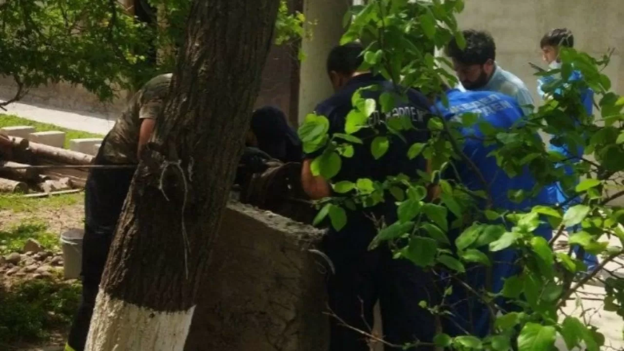 Двухлетняя девочка рухнула в 24-метровый колодец в Шымкенте