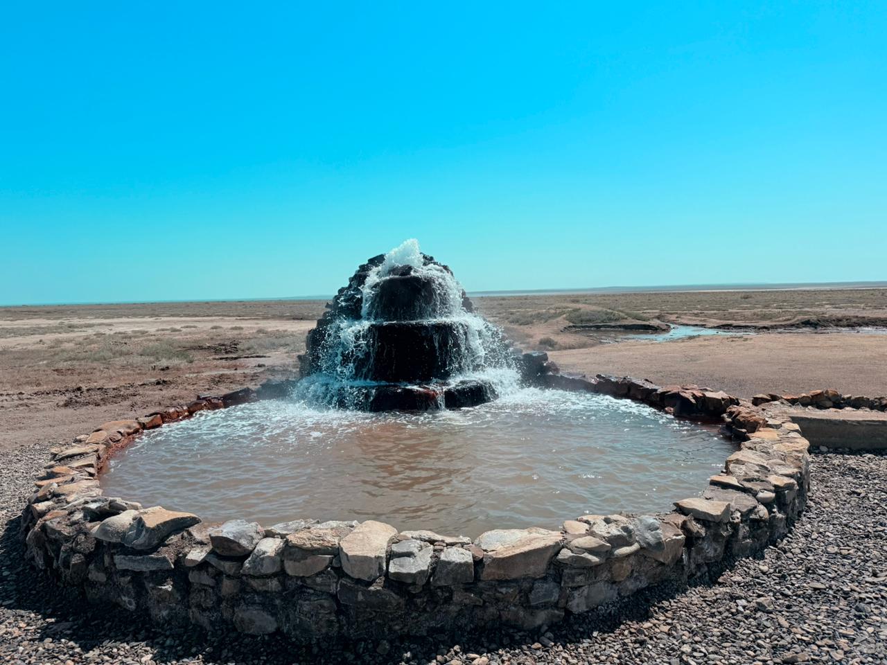 Арал теңізінің түбінен 40 жылдан бері ыстық су өздігінен атқылап тұр