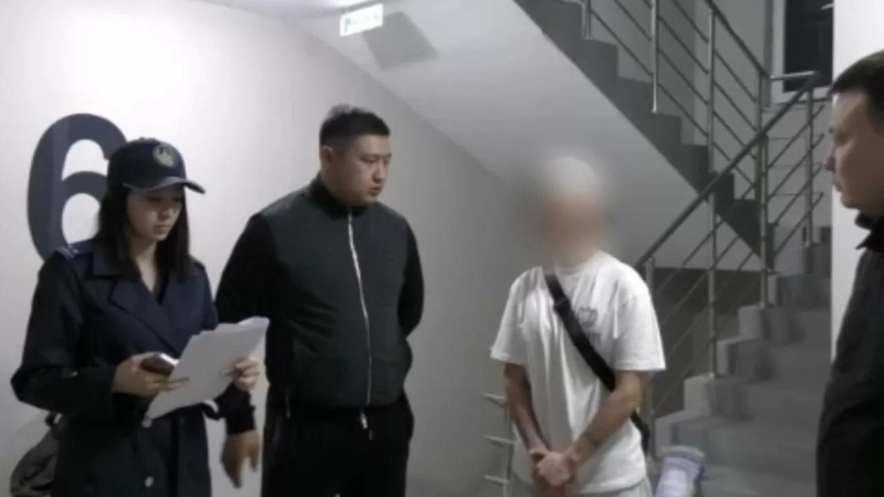 Өскеменге Алматыдан келіп, есірткі саудалаған курьер ұсталды