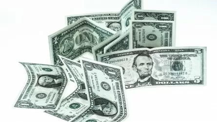Доллар снова рухнул на торгах KASE 