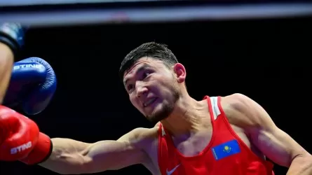 Чемпионат Азии по боксу: казахстанец стартовал с победы и пробился в четвертьфинал 