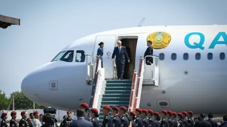 Как встретили Касым-Жомарта Токаева в аэропорту Бухары