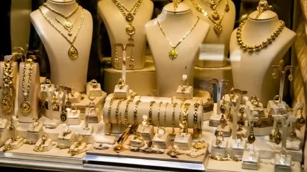 Золото отыграло первоначальные потери 