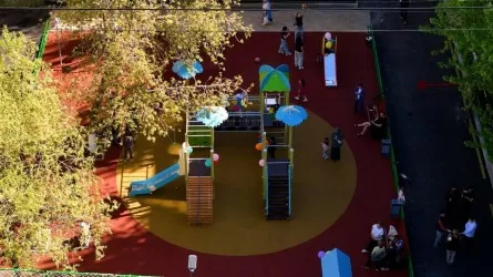 Ко Дню единства в столичном районе Байконыр открыли три обновленных двора