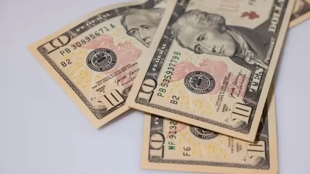 Второй день доллар "подлетает" на KASE 