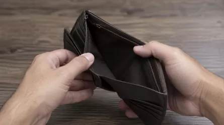 Долги спишут быстрее: срок внесудебного банкротства сократили для казахстанцев 