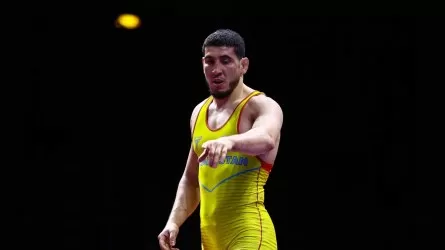 Казахстанец победил узбекистанца и вышел в полуфинал чемпионата Азии-2026 