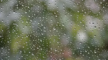 Большинство регионов Казахстана остаются под штормовым предупреждением