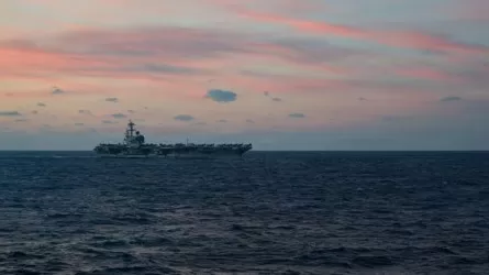 Третий американский авианосец направляется на Ближний Восток