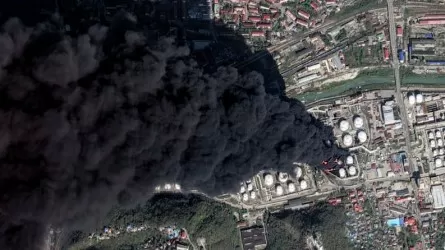 После атаки дронов на НПЗ в Туапсе нефтепродукты хлынули на улицу