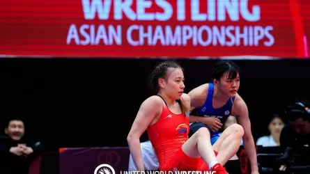 Казахстанки прошли в полуфинал чемпионата Азии по борьбе в Бишкеке