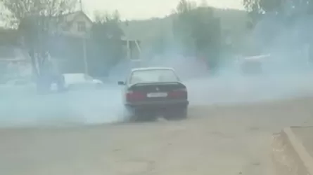 Алматыда дрифт жасаған жүргізуші 5 күнге қамалды