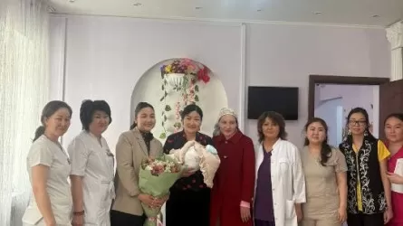 Врачи Алматы выходили недоношенную девочку 