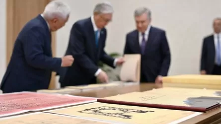 Какие исторические документы передал Токаеву президент Узбекистана 