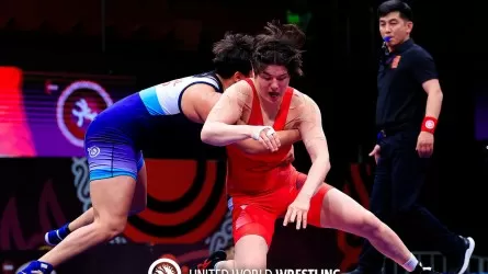 Казахстанка поднялась на пьедестал чемпионата Азии по женской борьбе в Бишкеке