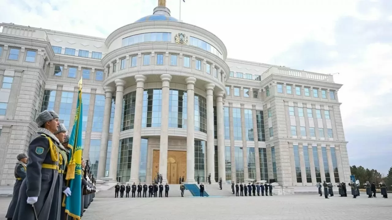 В Акорде проходит церемония встречи президента Монголии