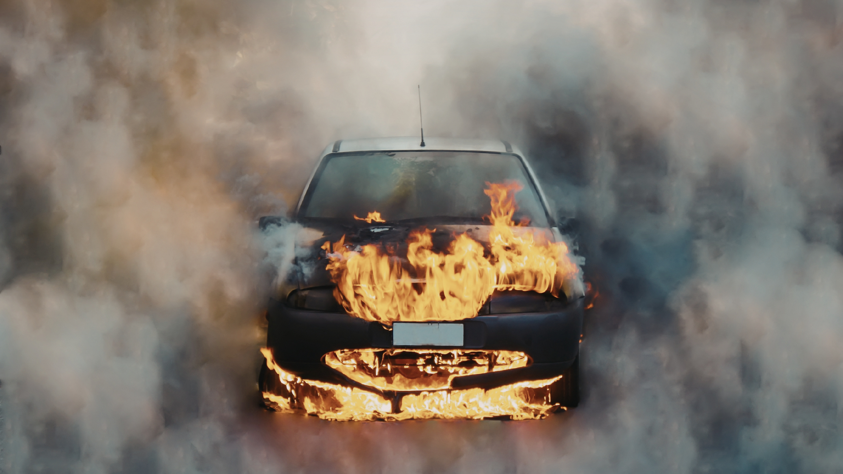 Ақтөбеде әпкесімен жанжалдасып қалған ер адам оның көлігін өртеп жіберді