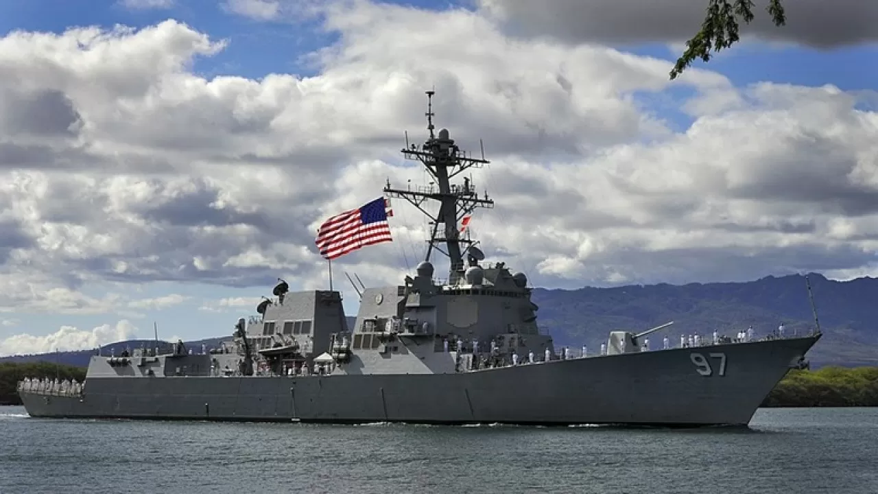Несколько кораблей ВМС США прошли через Ормузский пролив 