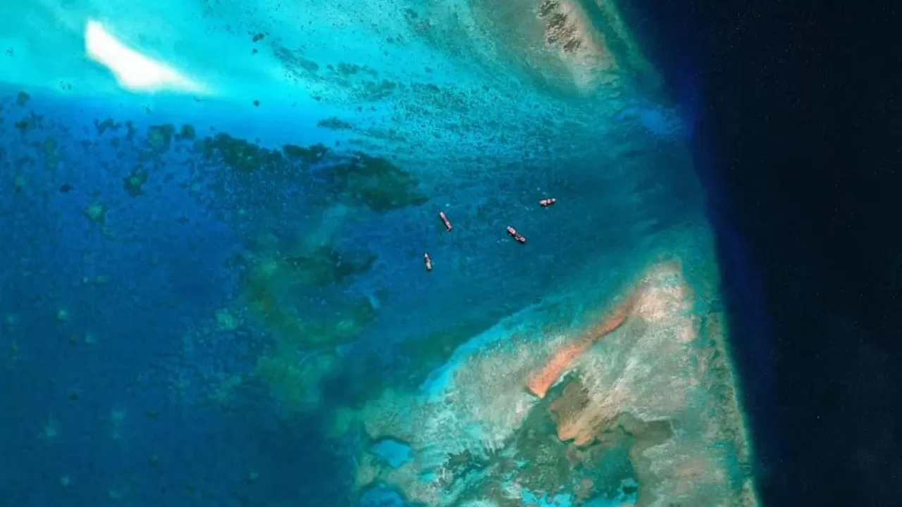 На фоне переговоров США и Ирана Китай блокирует важный морской путь 