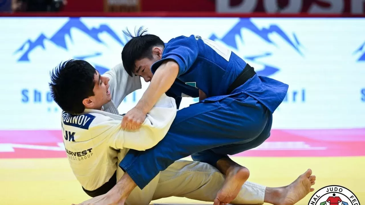 Нурадил Алжан принес Казахстану "бронзу" Grand Slam в Душанбе