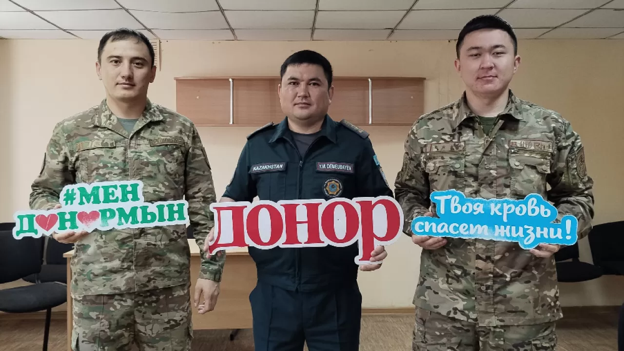 Спасатели сдали кровь для нуждающихся пациентов больниц ВКО