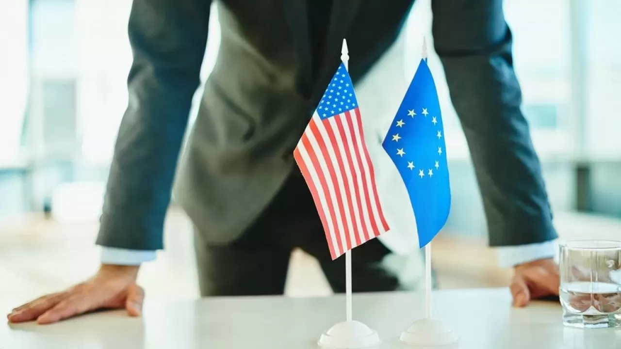 ЕС рассматривает заморозку торгового соглашения с США