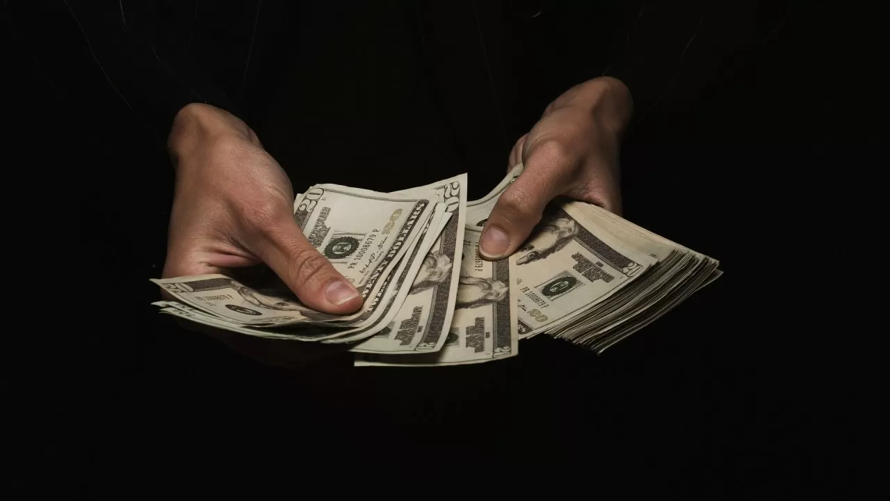 Доллар резко рухнул до минимума на фоне новостей по Ирану  