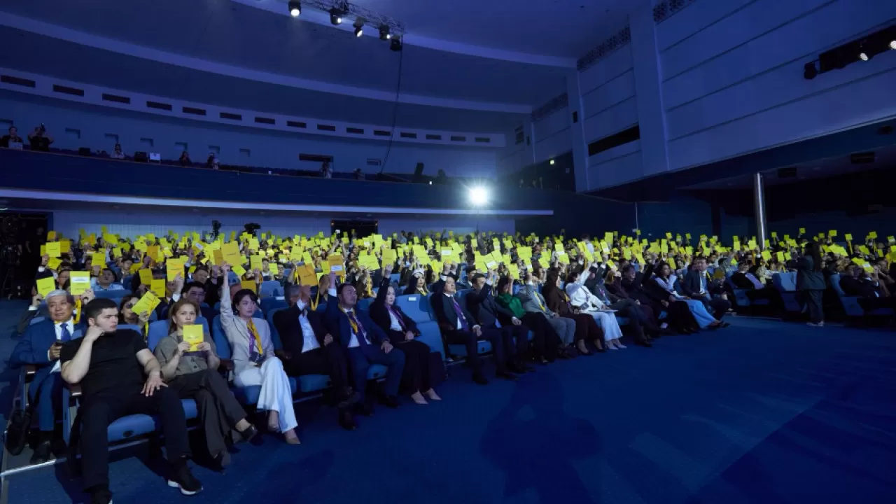 В Казахстане выбрали лидера партии "Әділет"