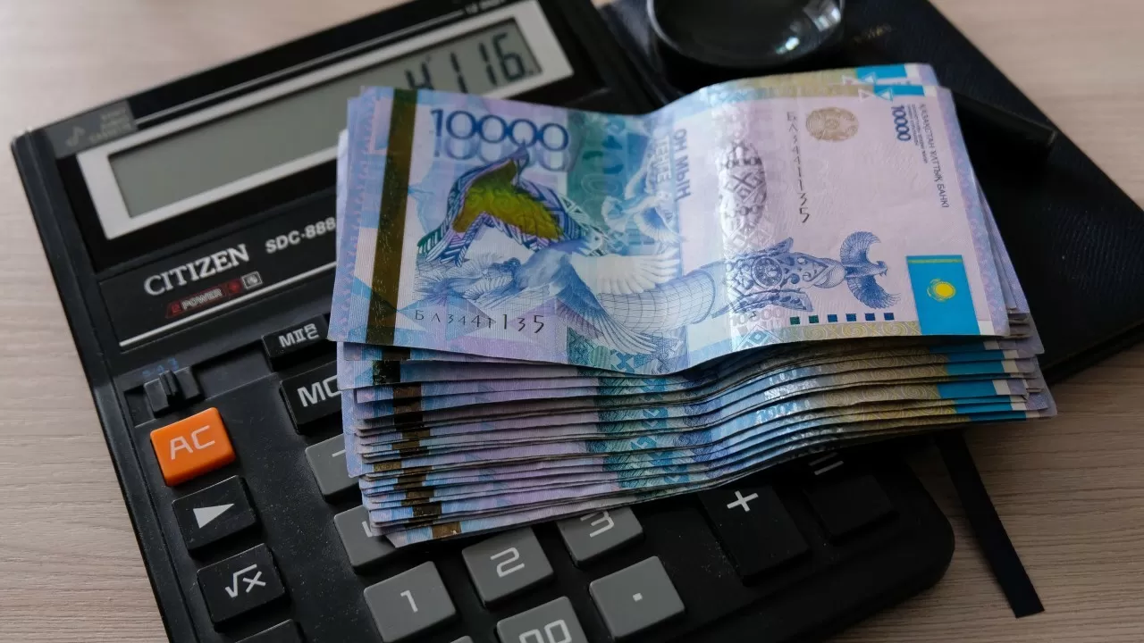Казахстанским аграриям раздали сотни миллиардов на посевную 