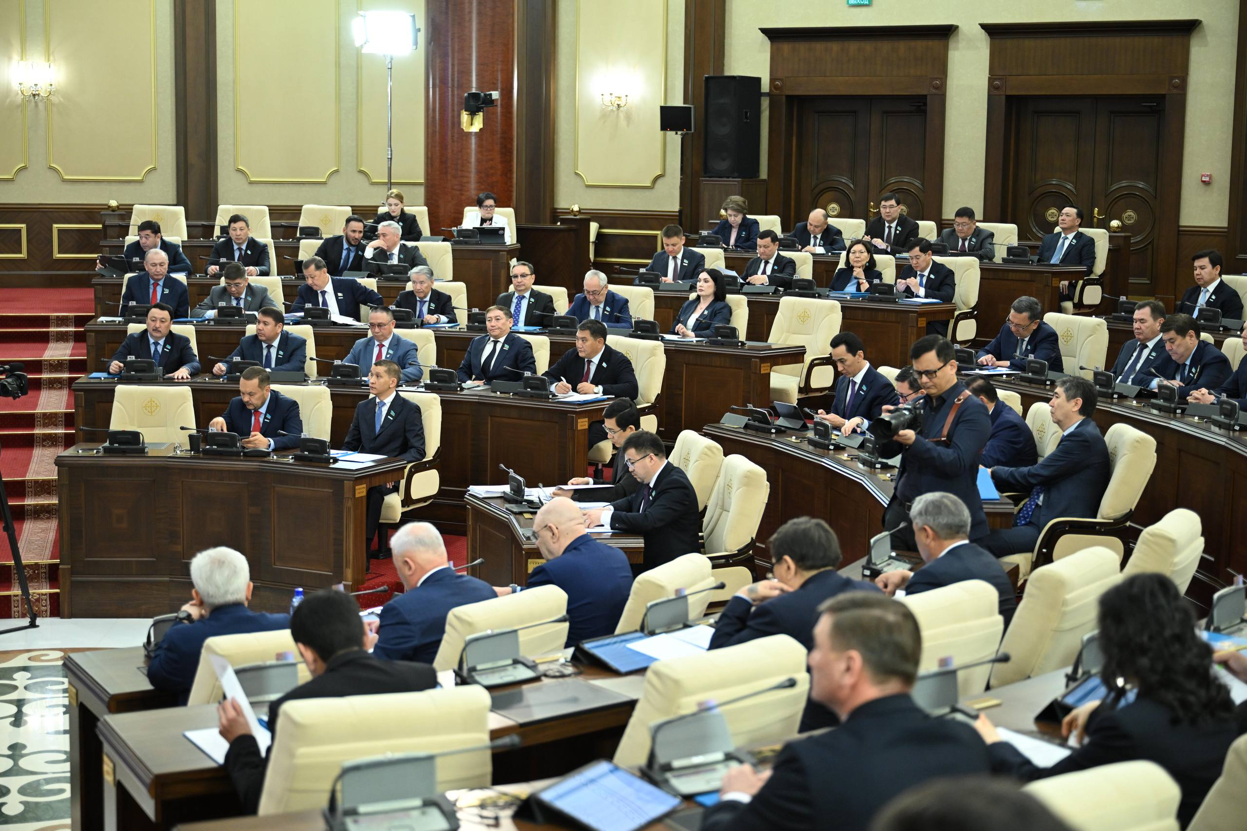 Мәжіліс Халық Кеңесі туралы заң жобасын жұмысқа алды