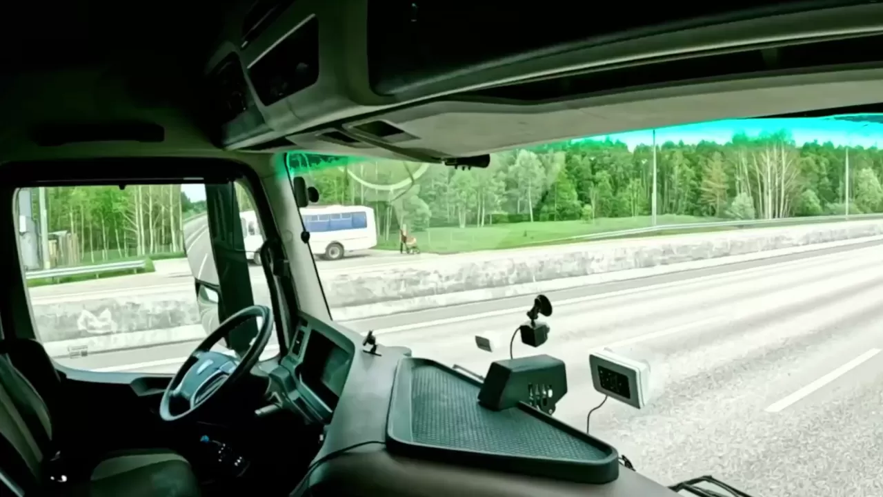 Между Москвой и Астаной запустили беспилотные грузовые автомобили