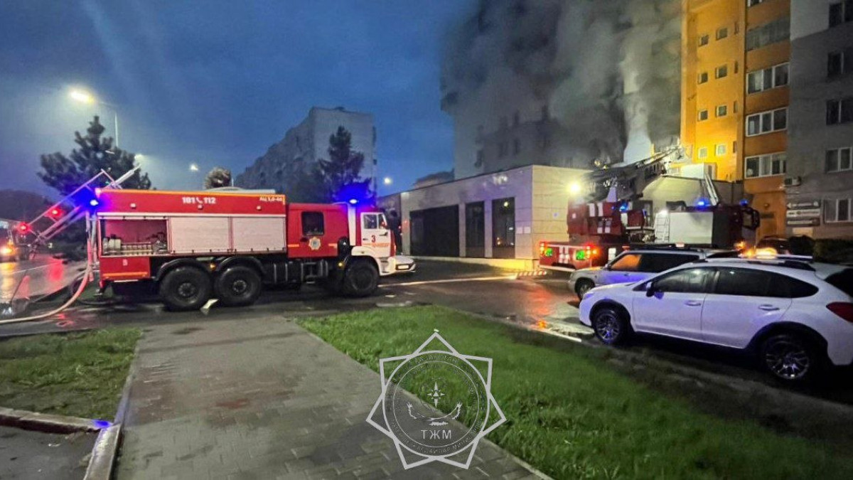 Петропавлда тұрғын үйден өрт шығып, 42 адам эвакуацияланды
