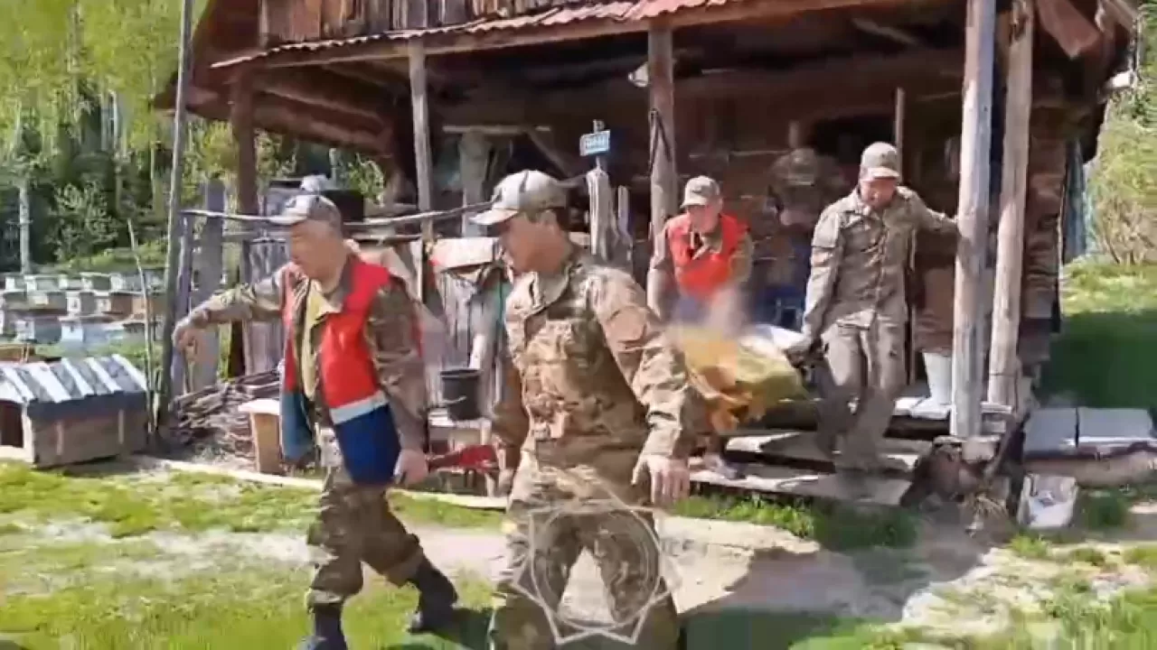 Тяжело заболевшего мужчину с отдаленной пасеки спасли в ВКО  