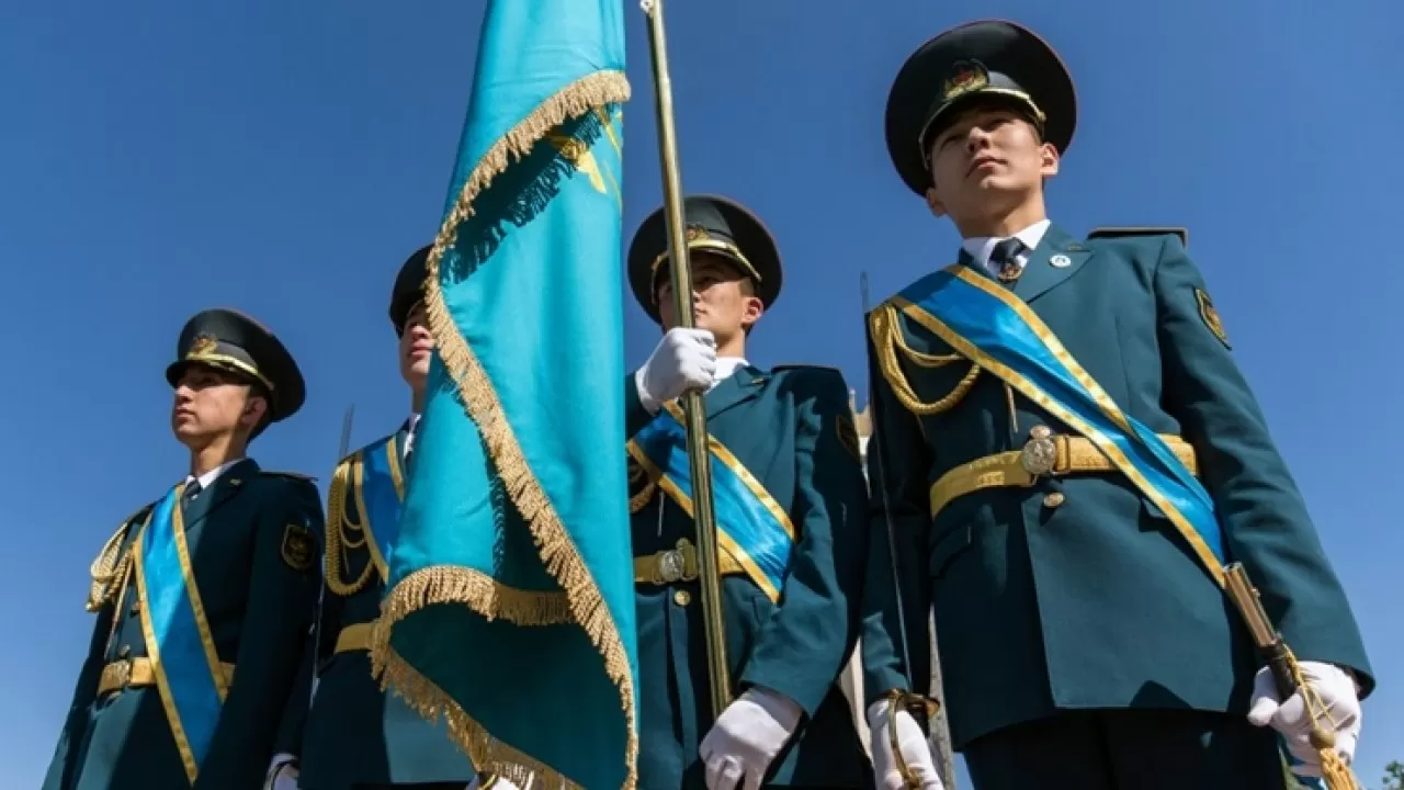 Как пройдут День защитника Отечества и День Победы в Казахстане