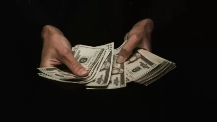 Доллар резко рухнул до минимума на фоне новостей по Ирану  