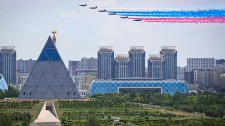 Во Дворце Независимости торжественно встретили президента России 
