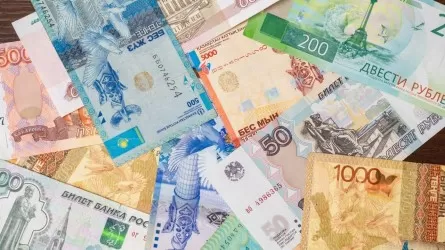Казахстанцы массово избавляются от рублей 