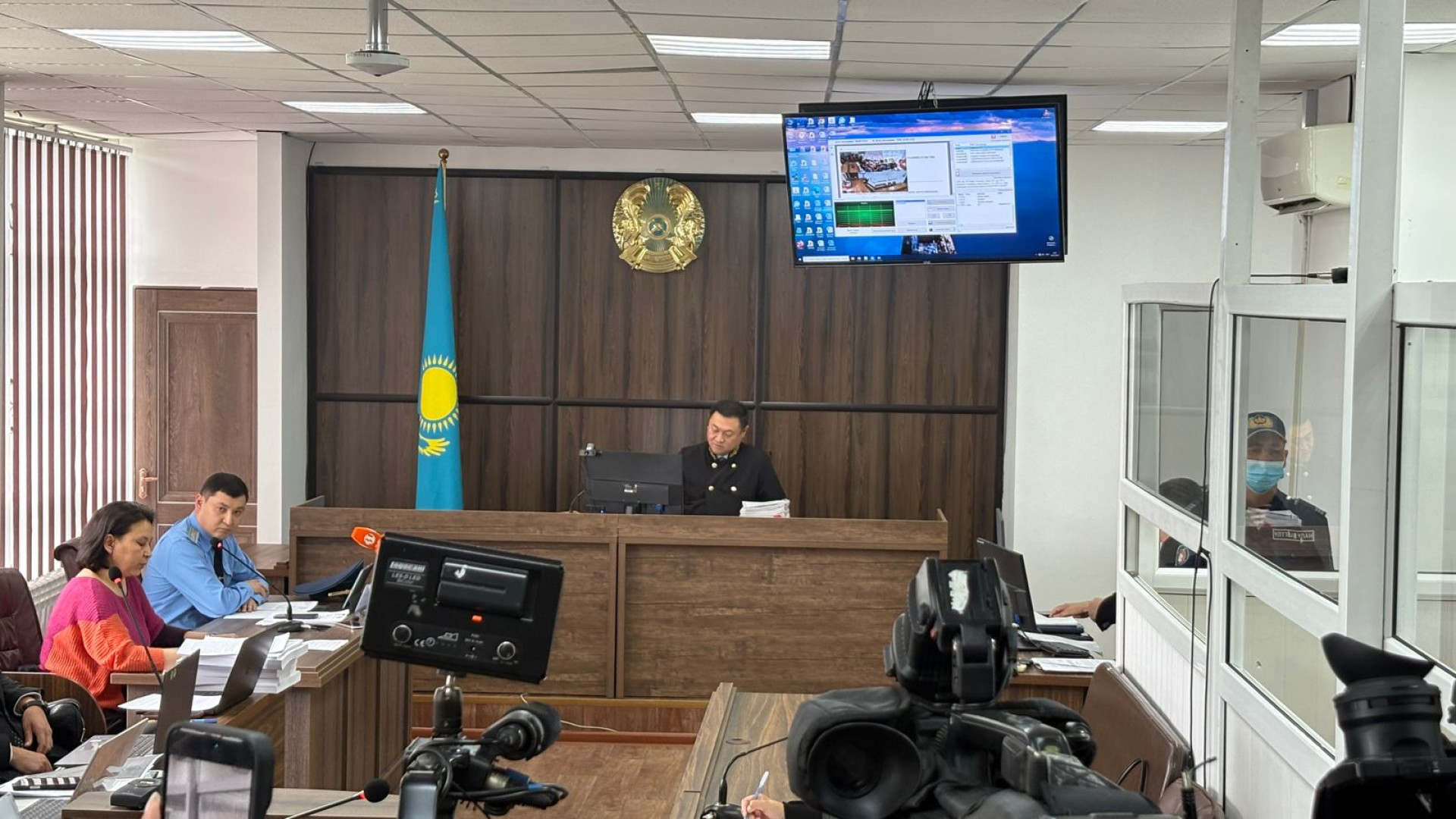 &laquo;Жазда тұрмысқа шығуы керек еді&raquo;: Әл-Фарабидегі жол апатынан қаза тапқан қыздың әкесі сотта сөз сөйледі