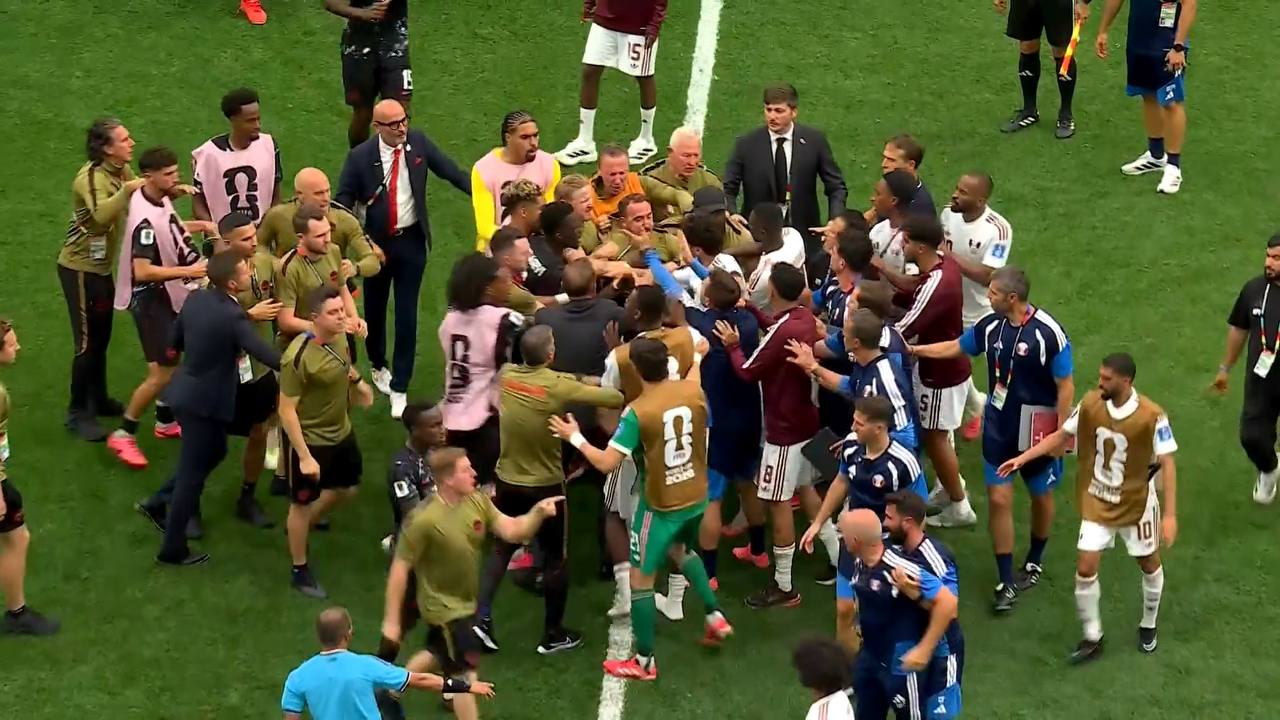 "Жаттықтырушылар да жанжалдасты": Әлем чемпионатында жаппай "төбелес" оқиғасы тіркелді
