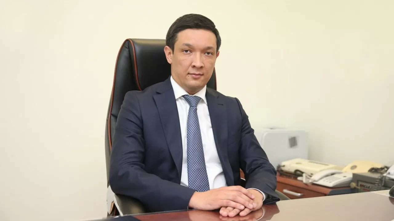 Один из помощников Токаева получил новую должность 