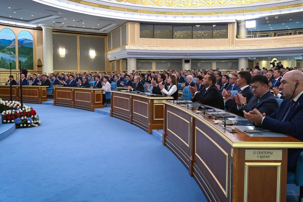 Мемлекет басшысы &laquo;AMANAT&raquo; партиясының мүшелеріне алғыс айтты