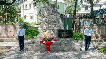 В Алматы частично разрушили памятник участникам войны